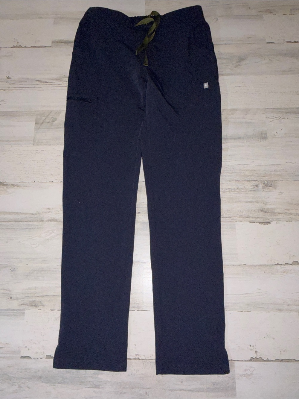 Figs Navy Scrub Bottoms Size XS - Picture 3 of 10